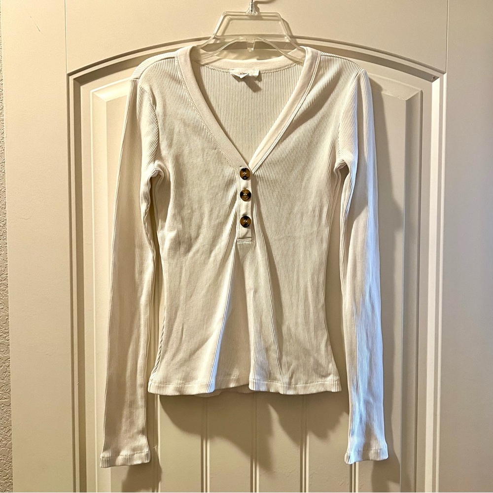 a loves a brand ribbed long sleeve shirt